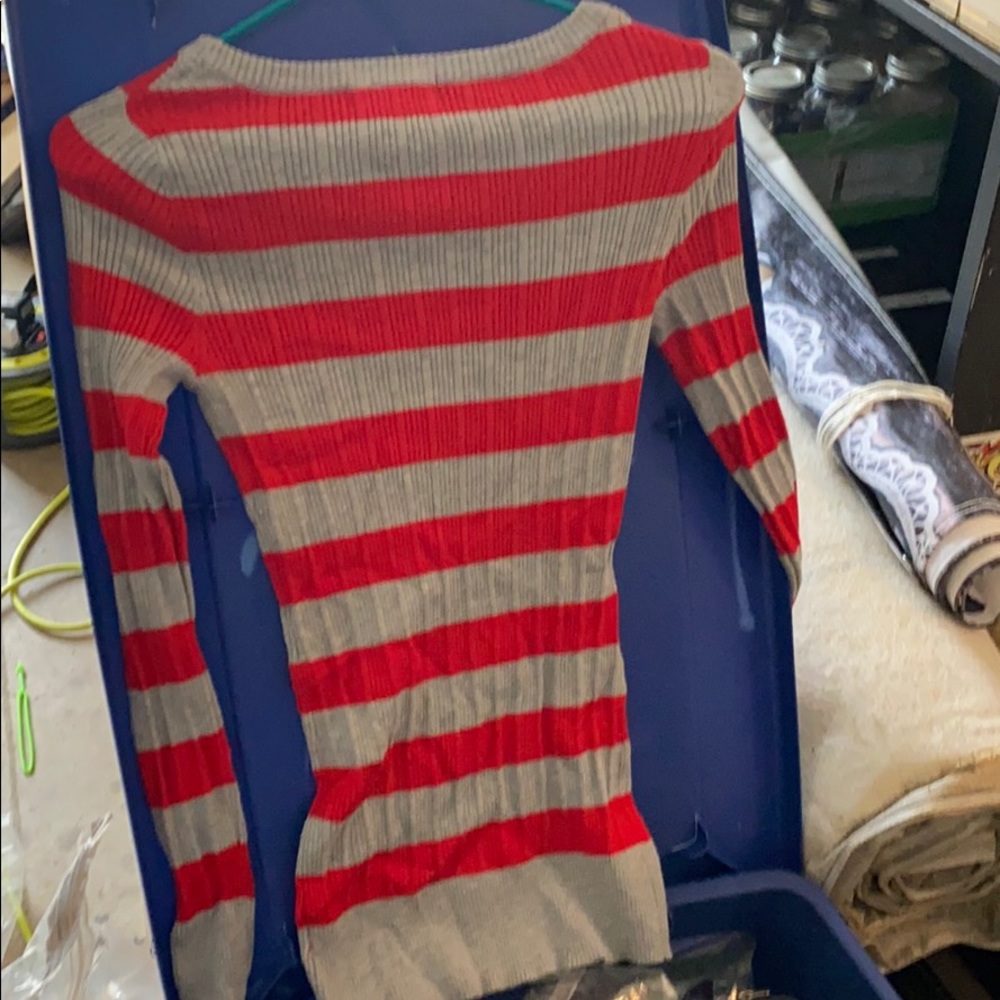 Small sweater - Picture 2 of 2